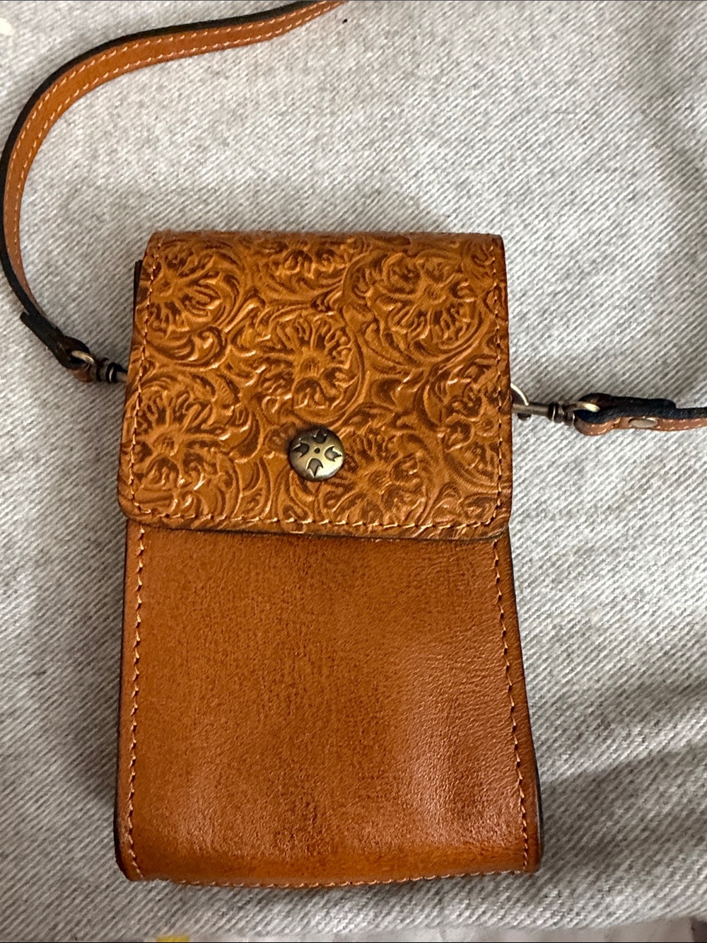 Patricia Nash Caramelo Tooled Leather Crossbody Phone Pouch